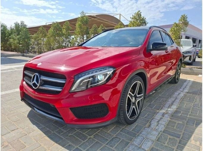 Подержанный Mercedes-Benz GLA 200 I (X156), 2.1 л, 2015 в Дубае от Barkat Alrahmen Motors Красный цвет. Корейская | AUTO.AE