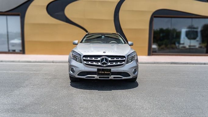 Подержанный Mercedes-Benz GLA 250 I (X156) Рестайлинг, 2.0 л, 2020 в ОАЭ, Дубай от 8Ba Motors Серебристый цвет. Американская | AUTO.AE | Объявление #279497