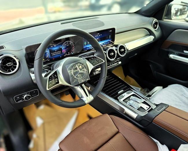 New Mercedes-Benz GLB 180 I (X247) Facelift, 1.3 l, 2025 in Dubai by Soltan Auto, Black color. Other | AUTO.AE