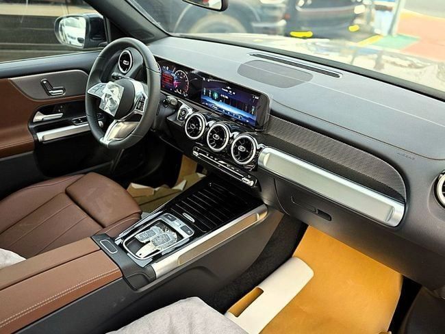 New Mercedes-Benz GLB 180 I (X247) Facelift, 1.3 l, 2025 in Dubai by Soltan Auto, Black color. Other | AUTO.AE