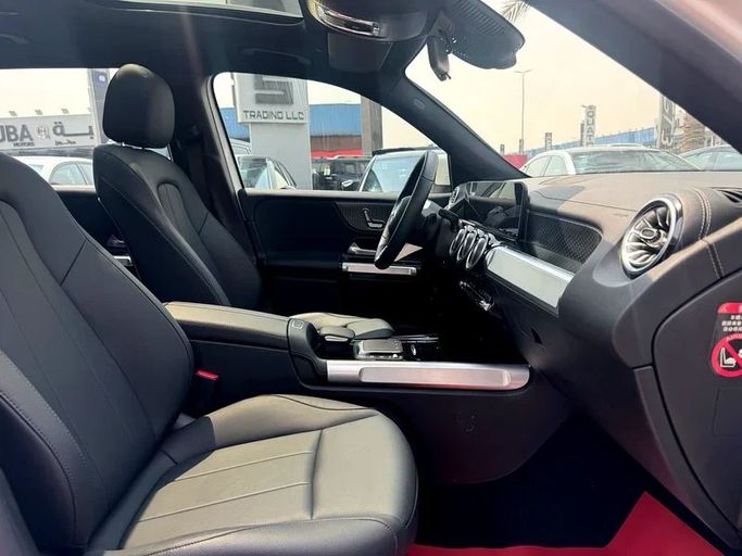 Подержанный Mercedes-Benz GLB 220 I (X247) Рестайлинг, 2.0 л, 2024 в Дубае от Nice Cars Motos Белый цвет. Other | AUTO.AE