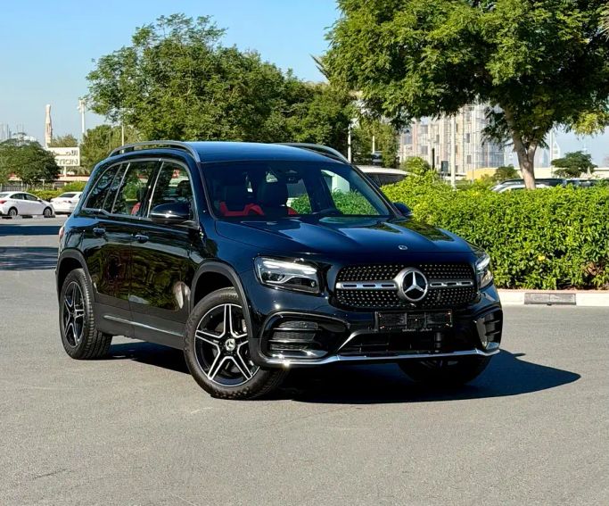 Подержанный Mercedes-Benz GLB 250 I (X247) Рестайлинг, 2.0 л, 2025 в Дубае от Levant SH Motors Черный цвет. GCC | AUTO.AE