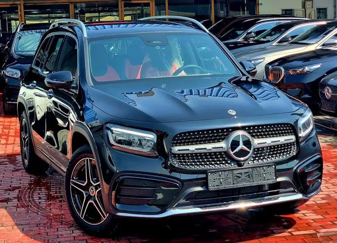 جديدة Mercedes-Benz GLB 200 I (X247) فيس ليفت I (X247), 1.3 l, 2026 في في دبي من Auto Gallery DXB، اللون أسود. مواصفات الخليج | AUTO.AE | إعلان #259774