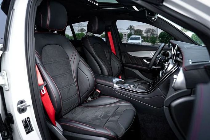 Подержанный Mercedes-Benz GLC AMG 43 AMG I (X253) Рестайлинг, 3.0 л, 2022 в Дубае от MBA Motors Белый цвет. Other | AUTO.AE