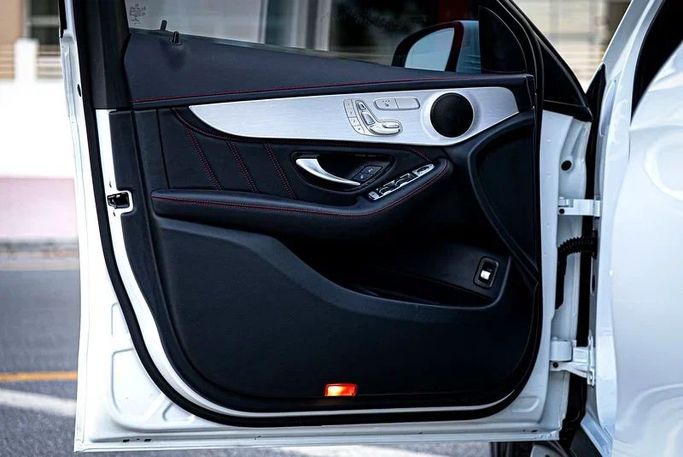 Подержанный Mercedes-Benz GLC AMG 43 AMG I (X253) Рестайлинг, 3.0 л, 2022 в Дубае от MBA Motors Белый цвет. Other | AUTO.AE