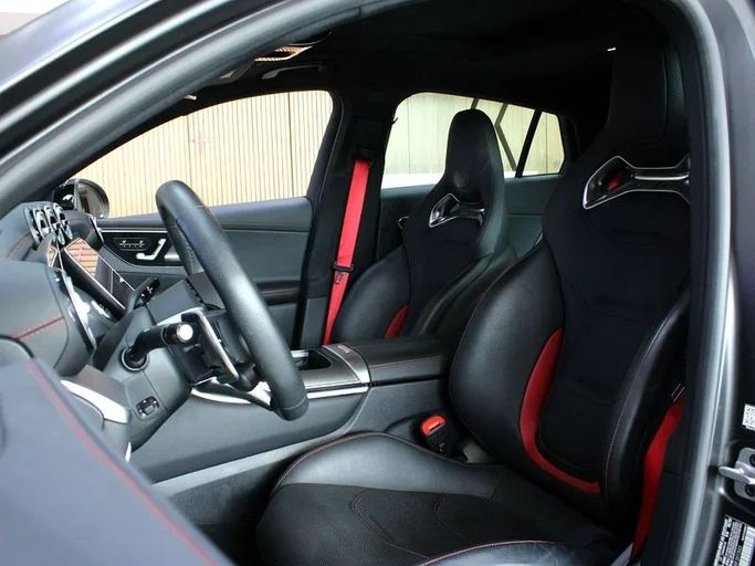 Подержанный Mercedes-Benz GLC AMG 43 AMG II (X254), 2.0 л, 2024 в Дубае от Hot Wheel Used Motors Серый цвет. Other | AUTO.AE