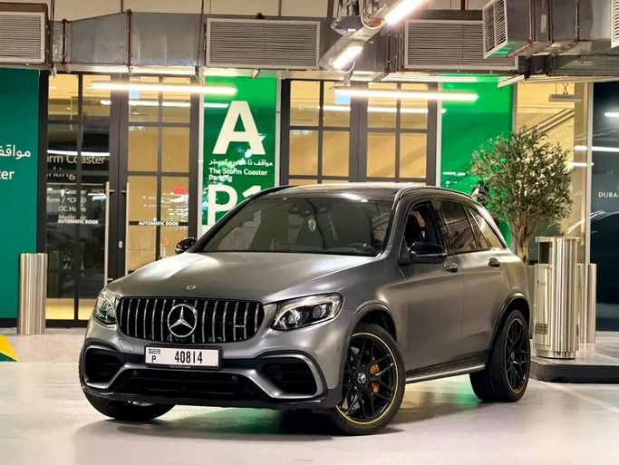 Подержанный Mercedes-Benz GLC AMG 63 AMG S I (X253) Рестайлинг, 4.0 л, 2019 в Дубае от Morya Jeswani Cars Серый цвет. GCC | AUTO.AE
