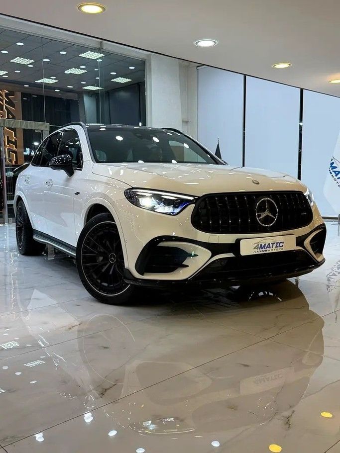 Подержанный Mercedes-Benz GLC AMG 43 AMG II (X254), 2.0 л, 2024 в Дубае от 4 Matic Motors Белый цвет. GCC | AUTO.AE