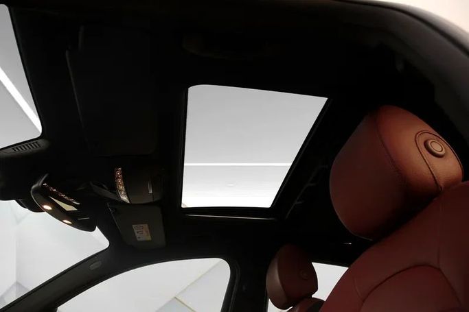 Подержанный Mercedes-Benz GLC Coupe AMG 43 AMG I (C253), 3.0 л, 2017 в Дубае от Mohammad Alkarak Motors Белый цвет. GCC | AUTO.AE