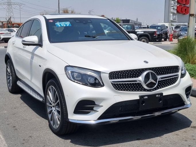 Подержанный Mercedes-Benz GLC Coupe 350 I (C253), 2.0 л, 2018 в Дубае от Saeed Auto Белый цвет. Японская | AUTO.AE