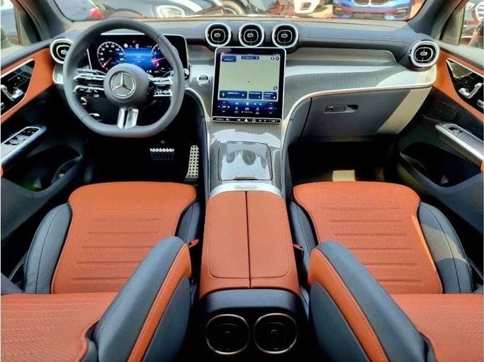 Новый Mercedes-Benz GLC Coupe 200 II (C254), 2.0 л, 2024 в Дубае от Auto Gallery DXB Черный цвет. Европейская | AUTO.AE