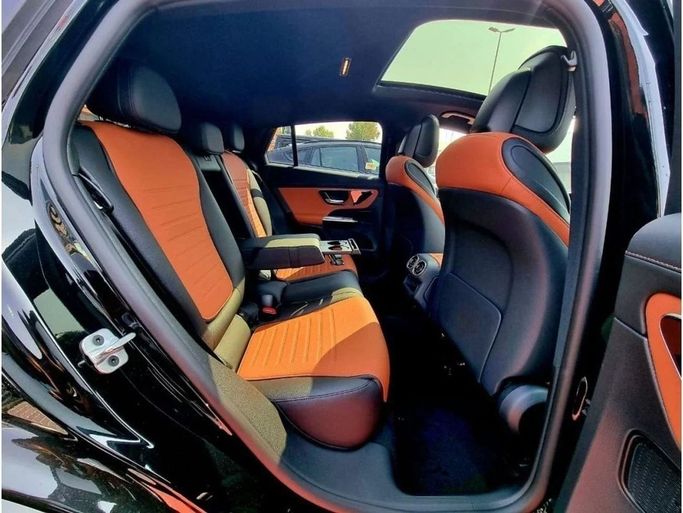 Новый Mercedes-Benz GLC Coupe 200 II (C254), 2.0 л, 2024 в Дубае от Auto Gallery DXB Черный цвет. Европейская | AUTO.AE