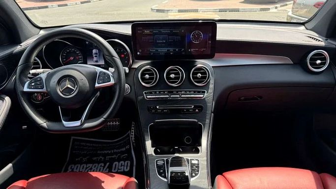 Подержанный Mercedes-Benz GLC Coupe 250 I (C253), 2.0 л, 2018 в Дубае от Ignite Used Cars Черный цвет. GCC | AUTO.AE