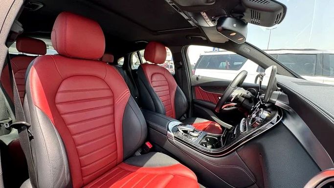 Подержанный Mercedes-Benz GLC Coupe 250 I (C253), 2.0 л, 2018 в Дубае от Ignite Used Cars Черный цвет. GCC | AUTO.AE