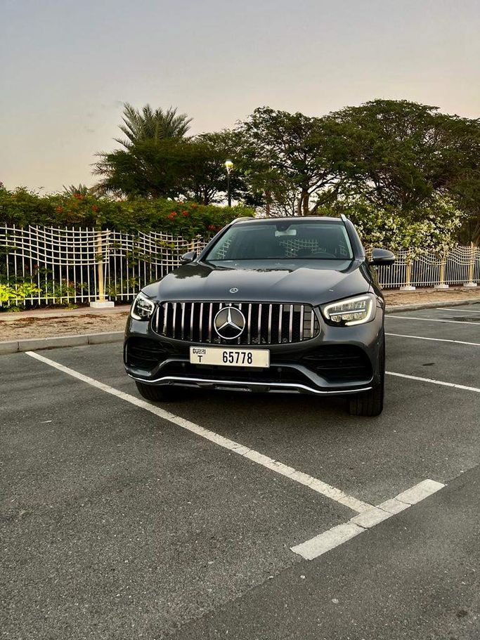 Mercedes-Benz GLC 300 I (X253) Рестайлинг, 2021 внедорожник 5 дв.  класса в Дубае от Luxury Ocean Rent A Car черный цвет | AUTO.AE