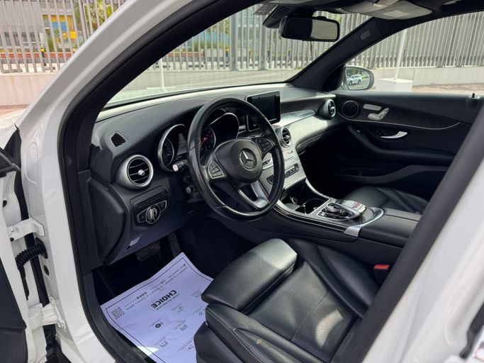 Used Mercedes-Benz GLC 300 I (X253), 2.0 l, 2017 in Dubai, White color. American Specs | AUTO.AE