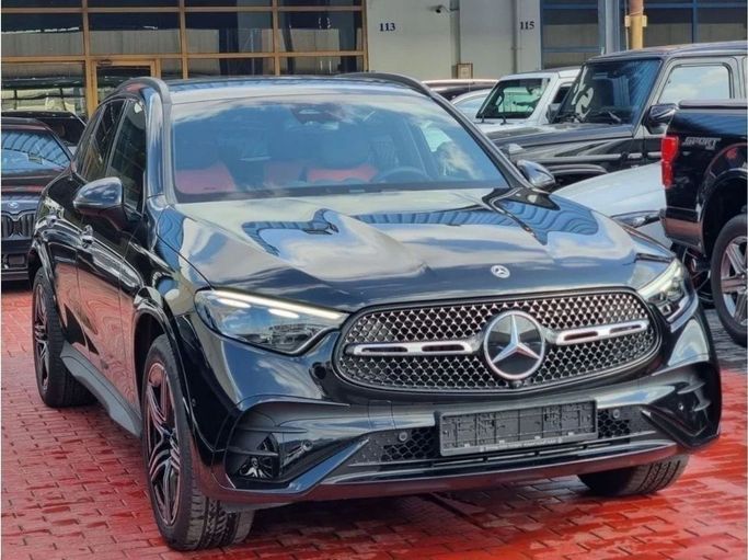 Новый Mercedes-Benz GLC 200 II (X254), 2.0 л, 2023 в Дубае от Auto Gallery DXB Черный цвет. Европейская | AUTO.AE