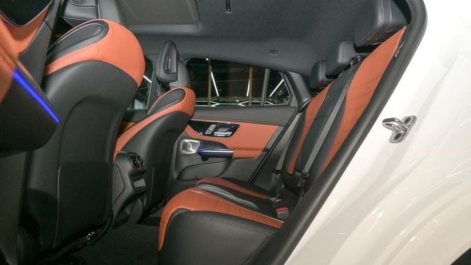 Новый Mercedes-Benz GLC 200 II (X254), 2.0 л, 2024 в Дубае от Najem Motors Белый цвет. Other | AUTO.AE