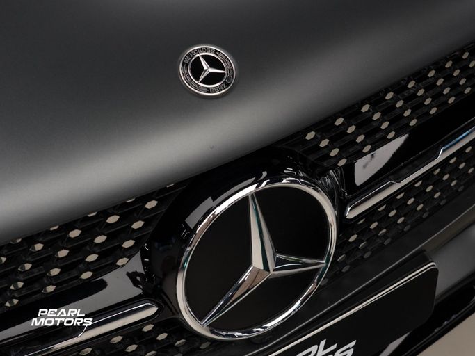 Подержанный Mercedes-Benz GLC 200 I (X253) Рестайлинг, 2.0 л, 2021 в Дубае от Pearl Motors Черный цвет. GCC | AUTO.AE