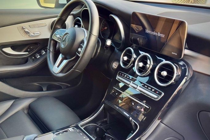 Подержанный Mercedes-Benz GLC 250d I (X253) Рестайлинг, 2.1 л, 2022 в Дубае от Titanum Cars Белый цвет. Other | AUTO.AE