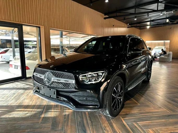 Подержанный Mercedes-Benz GLC 300 II (X254), 2.0 л, 2022 в Дубае от 8 Ba Motors Черный цвет. Other | AUTO.AE