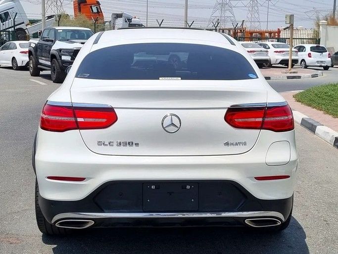 Подержанный Mercedes-Benz GLC 350 I (X253), 2.0 л, 2018 в Дубае от Best Car Белый цвет. Японская | AUTO.AE