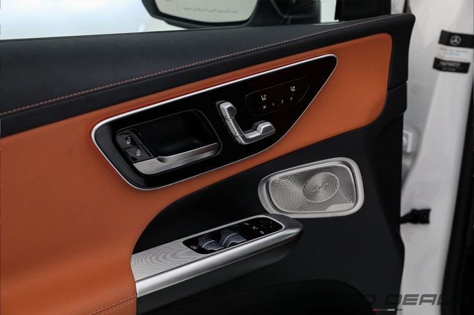 Подержанный Mercedes-Benz GLC 200 II (X254), 2.0 л, 2024 в Дубае от AUTO DEALS Белый цвет. GCC | AUTO.AE