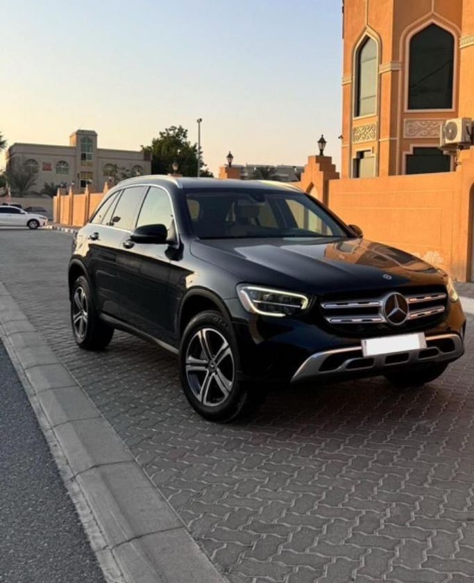 Used Mercedes-Benz GLC 300 L I (X253) Facelift, 2.0 l, 2020 in Dubai, Black color. American Specs | AUTO.AE