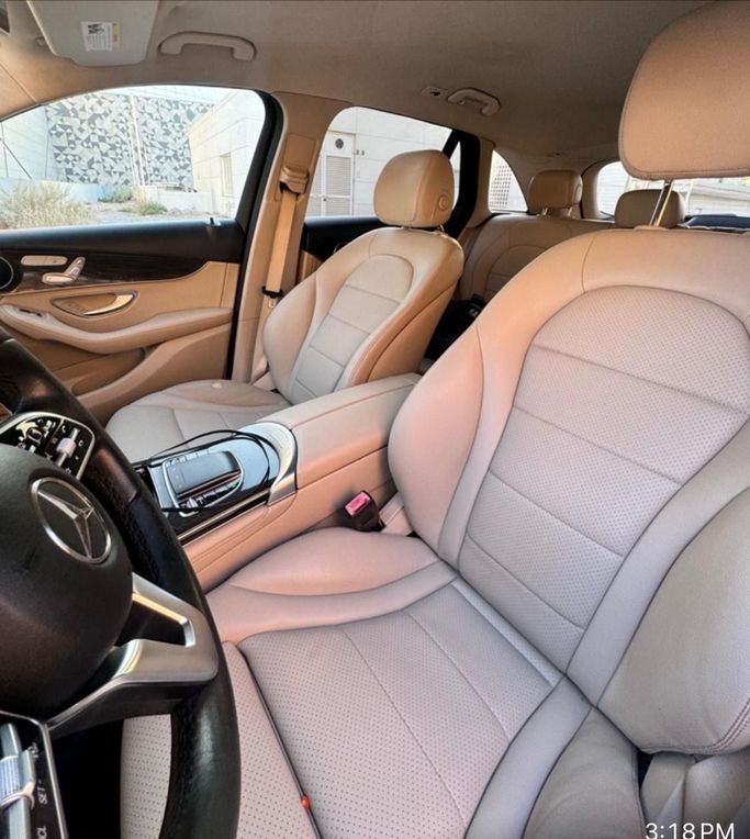 Used Mercedes-Benz GLC 300 L I (X253) Facelift, 2.0 l, 2020 in Dubai, Black color. American Specs | AUTO.AE