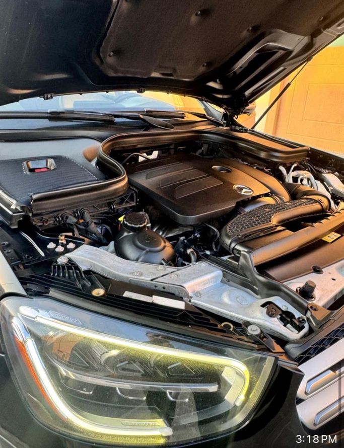 Used Mercedes-Benz GLC 300 L I (X253) Facelift, 2.0 l, 2020 in Dubai, Black color. American Specs | AUTO.AE