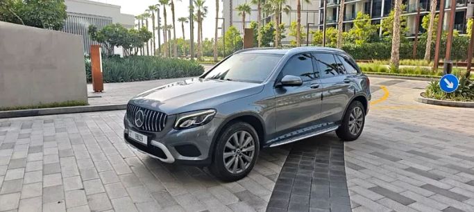 مستعملة Mercedes-Benz GLC 350 I (X253), 2.0 l, 2019 في في دبي من Auto Bank Trading، اللون رمادي. المواصفات الكورية | AUTO.AE