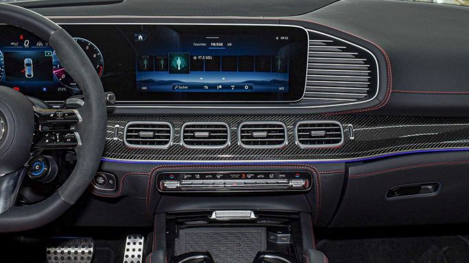 Новый Mercedes-Benz GLE AMG 63 AMG S II (V167) Рестайлинг, 4.0 л, 2024 в Дубае от 777 CARS Белый цвет. Европейская | AUTO.AE
