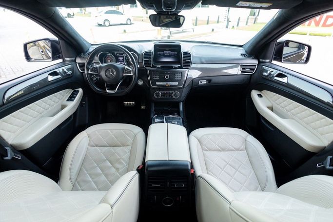 Подержанный Mercedes-Benz GLE AMG 43 AMG I (W166), 3.0 л, 2017 в Дубае от Linda Cars Черный цвет. Японская | AUTO.AE