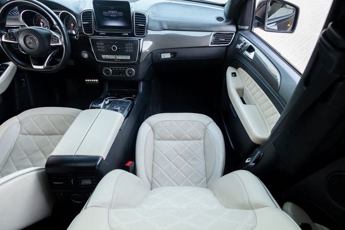 Подержанный Mercedes-Benz GLE AMG 43 AMG I (W166), 3.0 л, 2017 в Дубае от Linda Cars Черный цвет. Японская | AUTO.AE