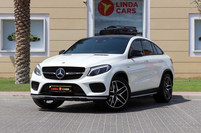 Подержанный Mercedes-Benz GLE AMG 43 AMG I (W166), 3.0 л, 2018 в Дубае от Linda Cars Белый цвет. GCC | AUTO.AE