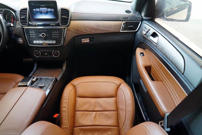 Подержанный Mercedes-Benz GLE AMG 43 AMG I (W166), 3.0 л, 2018 в Дубае от Linda Cars Белый цвет. GCC | AUTO.AE