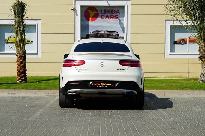 Подержанный Mercedes-Benz GLE AMG 43 AMG I (W166), 3.0 л, 2018 в Дубае от Linda Cars Белый цвет. GCC | AUTO.AE
