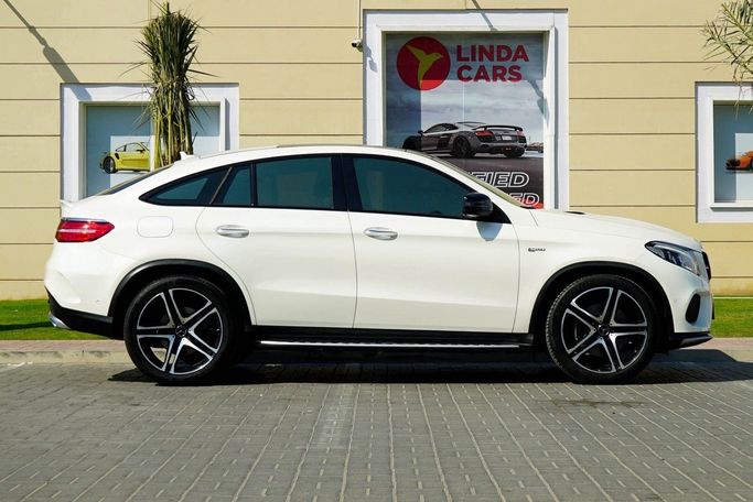 Подержанный Mercedes-Benz GLE AMG 43 AMG I (W166), 3.0 л, 2018 в Дубае от Linda Cars Белый цвет. GCC | AUTO.AE