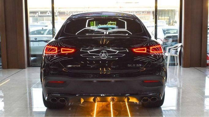 Подержанный Mercedes-Benz GLE AMG 53 AMG II (V167), 3.0 л, 2022 в Дубае от Najem Motors Черный цвет. Европейская | AUTO.AE