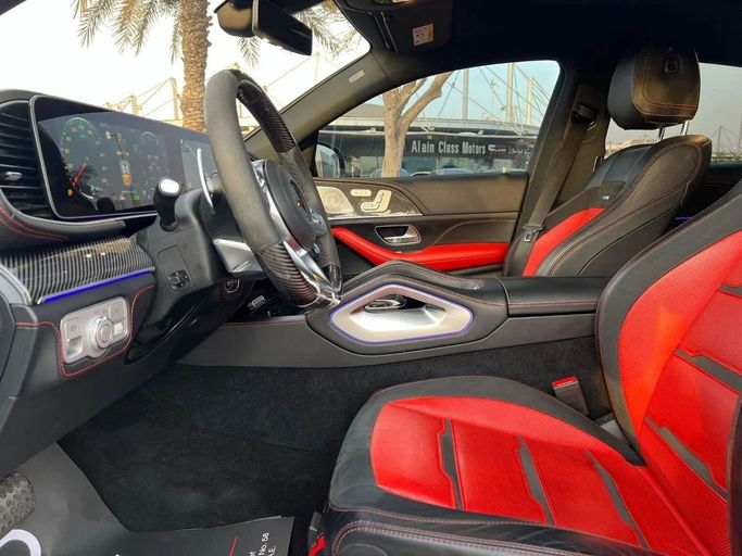 Подержанный Mercedes-Benz GLE AMG 63 AMG S II (V167), 4.0 л, 2021 в Дубае от Drivenchy Motors Белый цвет. GCC | AUTO.AE