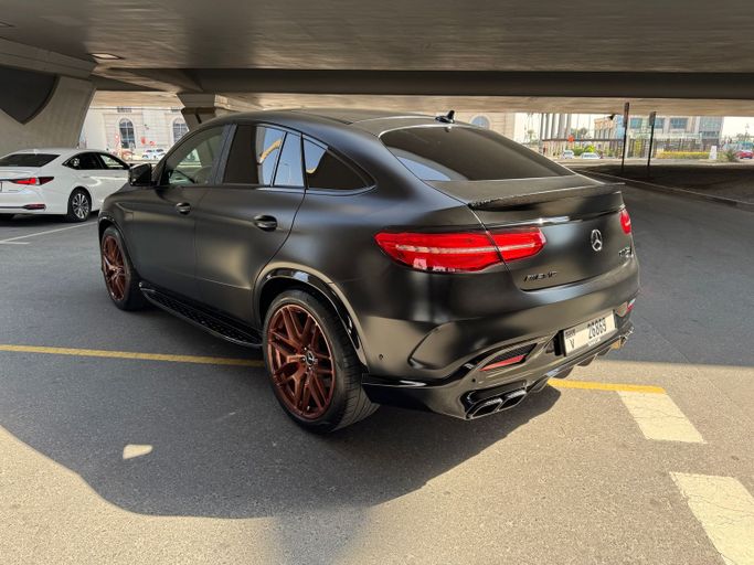 Used Mercedes-Benz GLE Coupe AMG 63 AMG S I (C292), 5.5 l, 2016 in Dubai, Black color. GCC Specs | AUTO.AE