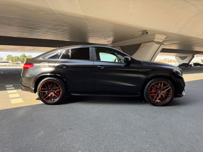 Used Mercedes-Benz GLE Coupe AMG 63 AMG S I (C292), 5.5 l, 2016 in Dubai, Black color. GCC Specs | AUTO.AE