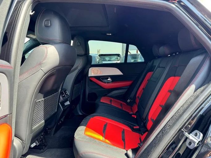 Подержанный Mercedes-Benz GLE Coupe AMG 53 AMG II (C167) Рестайлинг, 3.0 л, 2024 в Дубае от Nice Cars Motos Черный цвет. Американская | AUTO.AE