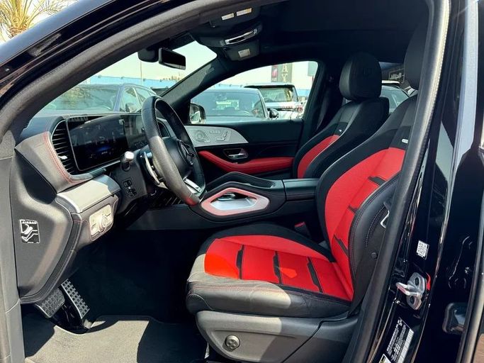 Подержанный Mercedes-Benz GLE Coupe AMG 53 AMG II (C167) Рестайлинг, 3.0 л, 2024 в Дубае от Nice Cars Motos Черный цвет. Американская | AUTO.AE