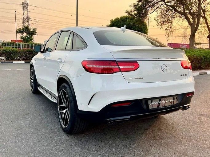 Подержанный Mercedes-Benz GLE Coupe AMG 43 AMG I (C292), 3.0 л, 2019 в Дубае от Designo Cars Trading Белый цвет. GCC | AUTO.AE