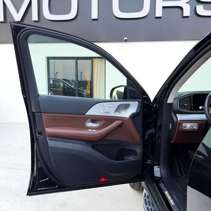 Новый Mercedes-Benz GLE Coupe 350 II (C167) Рестайлинг, 2.0 л, 2025 в Дубае от Sola Motors Черный цвет. Европейская | AUTO.AE