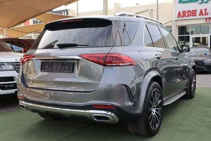 Подержанный Mercedes-Benz GLE 450 II (V167), 3.0 л, 2022 в Дубае от Dresden Motors Серый цвет. GCC | AUTO.AE