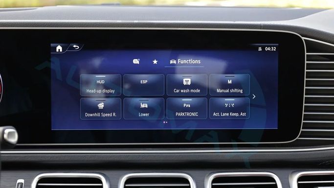 Новый Mercedes-Benz GLE 580 II (V167) Рестайлинг, 4.0 л, 2025 в Дубае от Auto Max Group Белый цвет. GCC | AUTO.AE