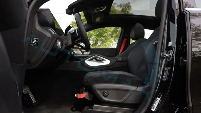 New Mercedes-Benz GLE 580 II (V167) Facelift, 4.0 l, 2025 in Dubai by Auto Max Group, Black color. GCC Specs | AUTO.AE