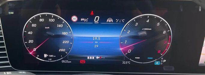 New Mercedes-Benz GLE 450 II (V167) Facelift, 3.0 l, 2025 in Dubai by Auto Gallery DXB, Black color. GCC Specs | AUTO.AE